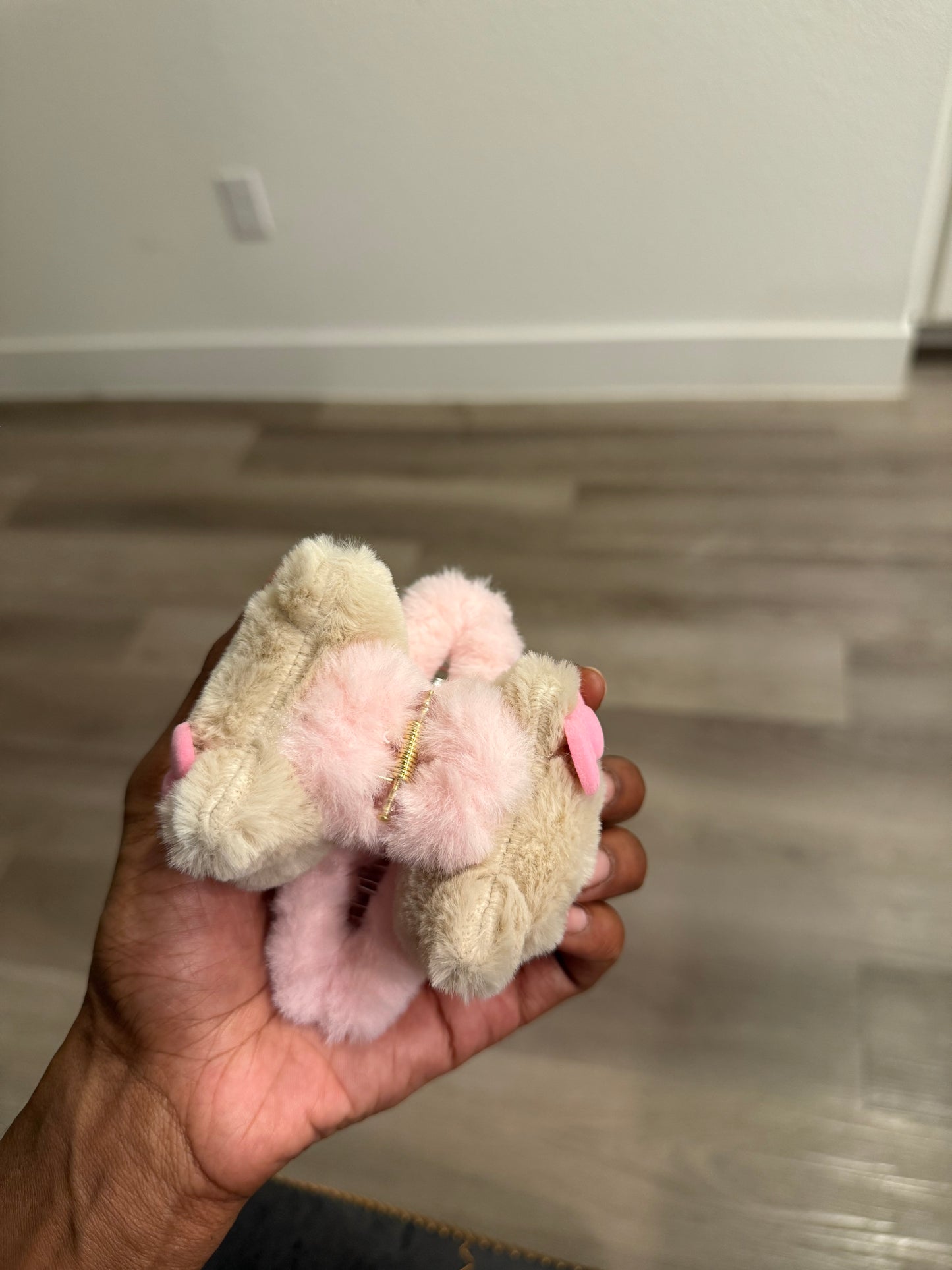 Hello Kitty Furrr Hair Clip- Pink Kitty