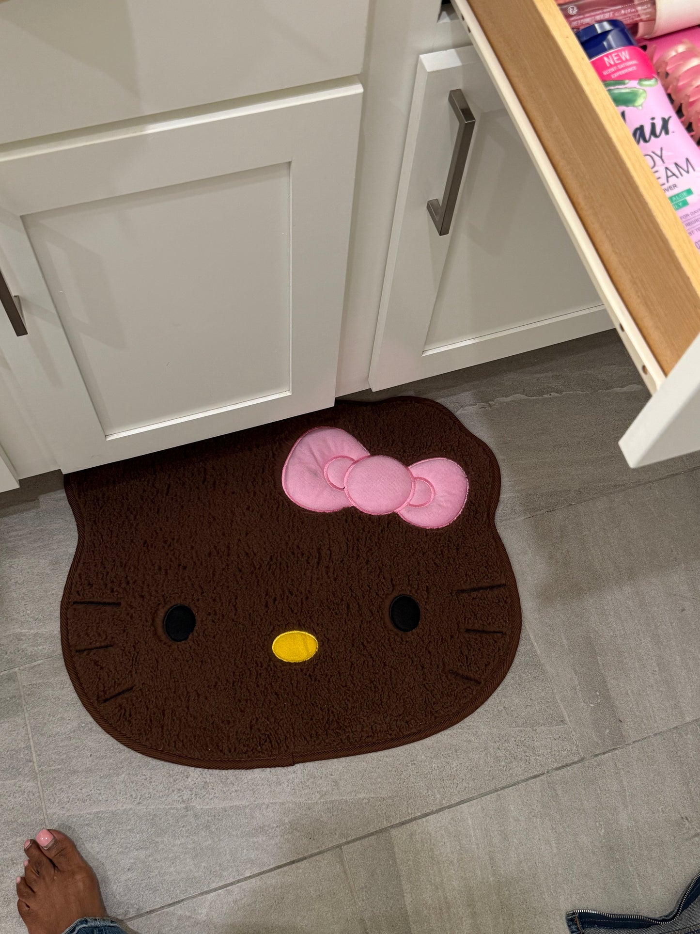 Hello Kitty Rug- Chocolate Kitty