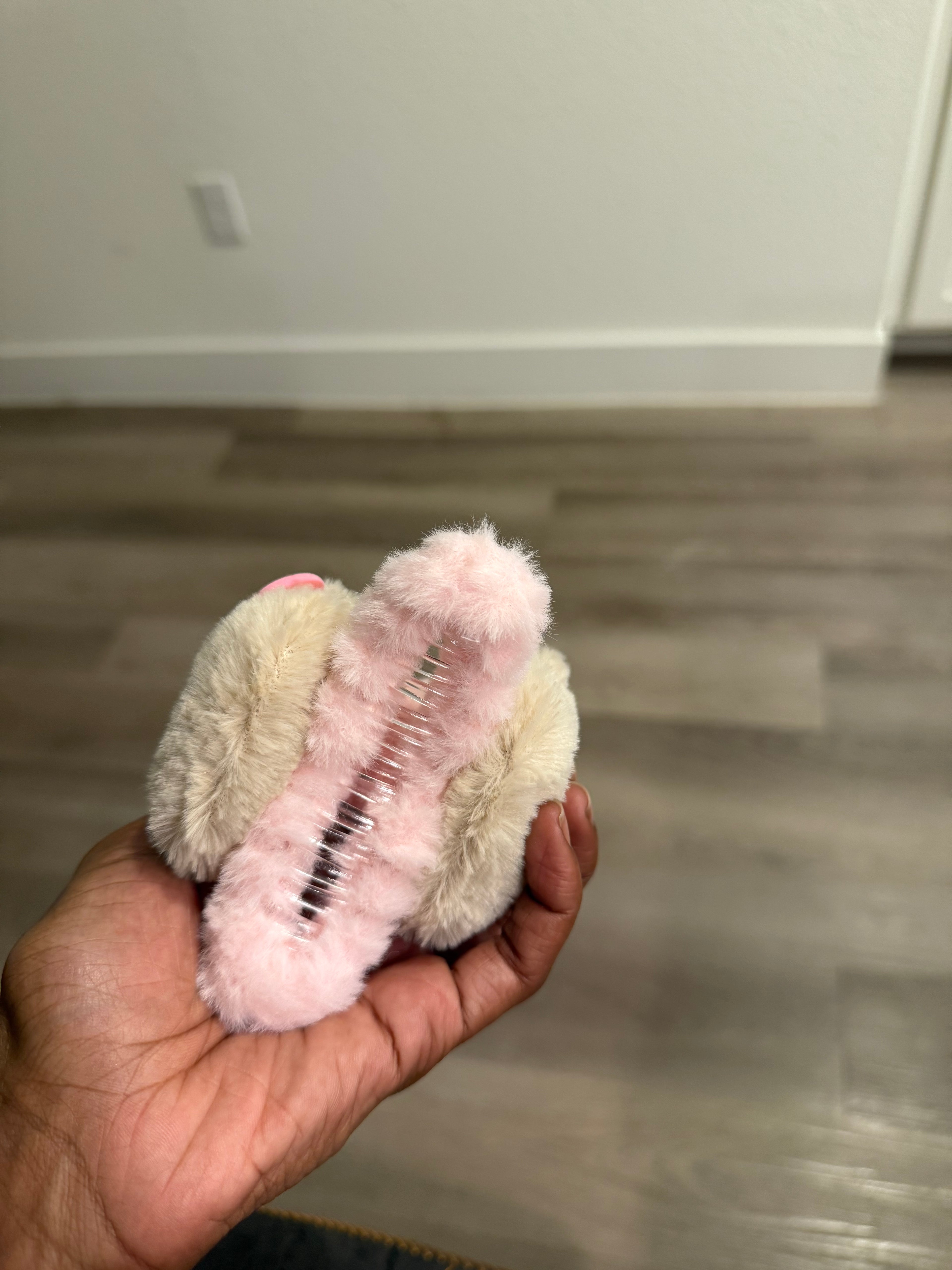 Hello Kitty Furrr Hair Clip- Pink Kitty